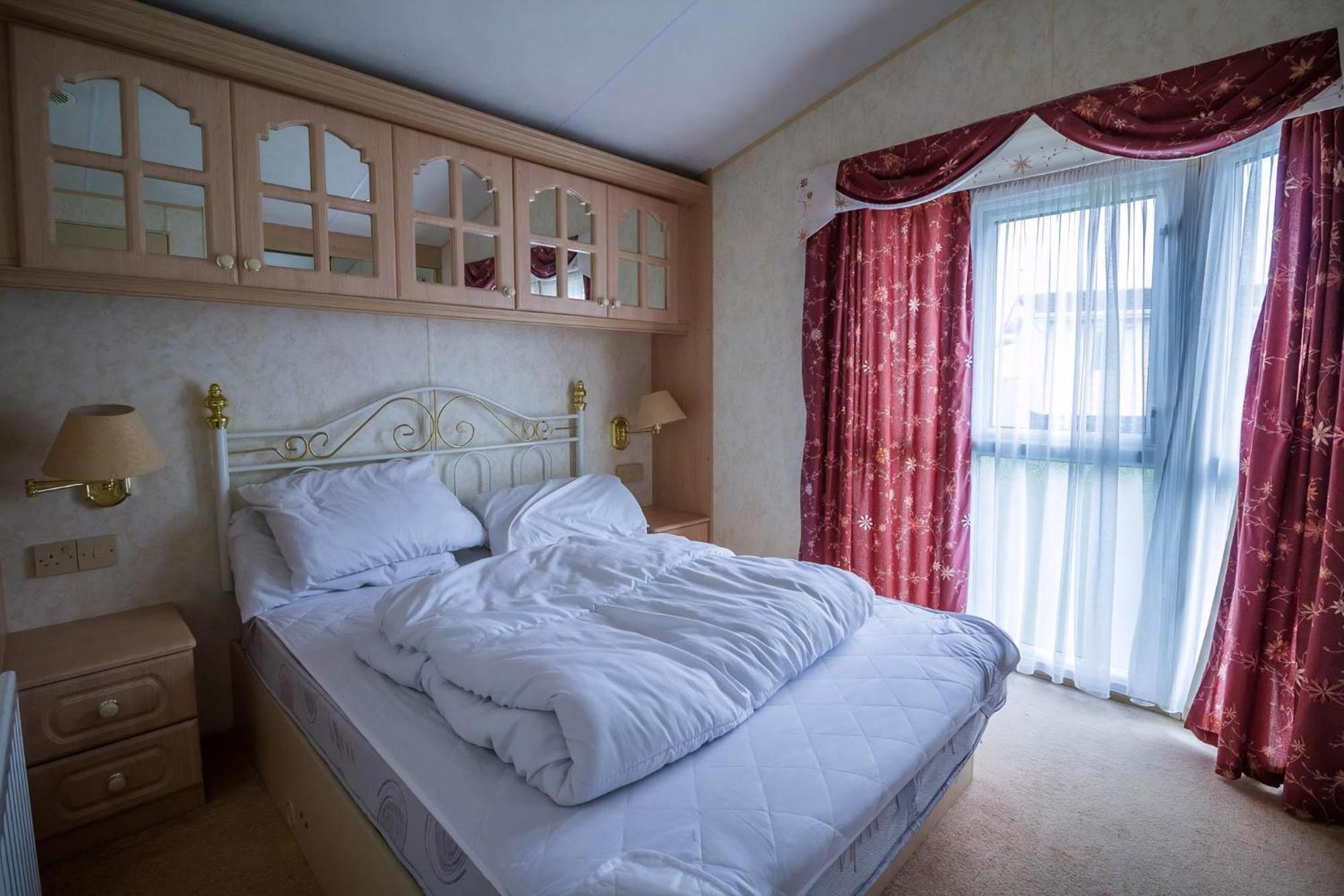 Brilliant Caravan For Hire At Manor Park In Hunstanton Norfolk Ref 23176K Hotel Buitenkant foto