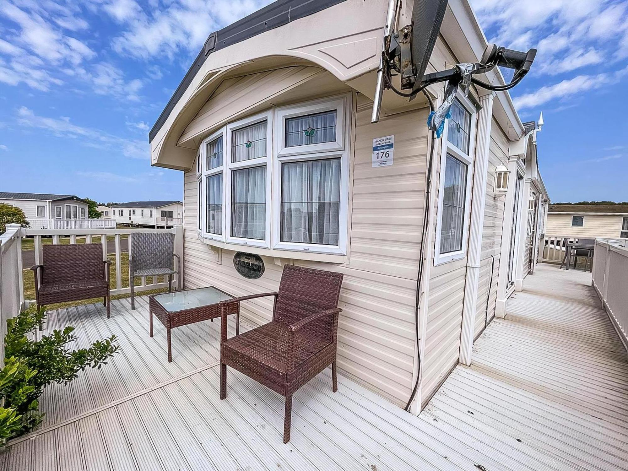 Brilliant Caravan For Hire At Manor Park In Hunstanton Norfolk Ref 23176K Hotel Buitenkant foto