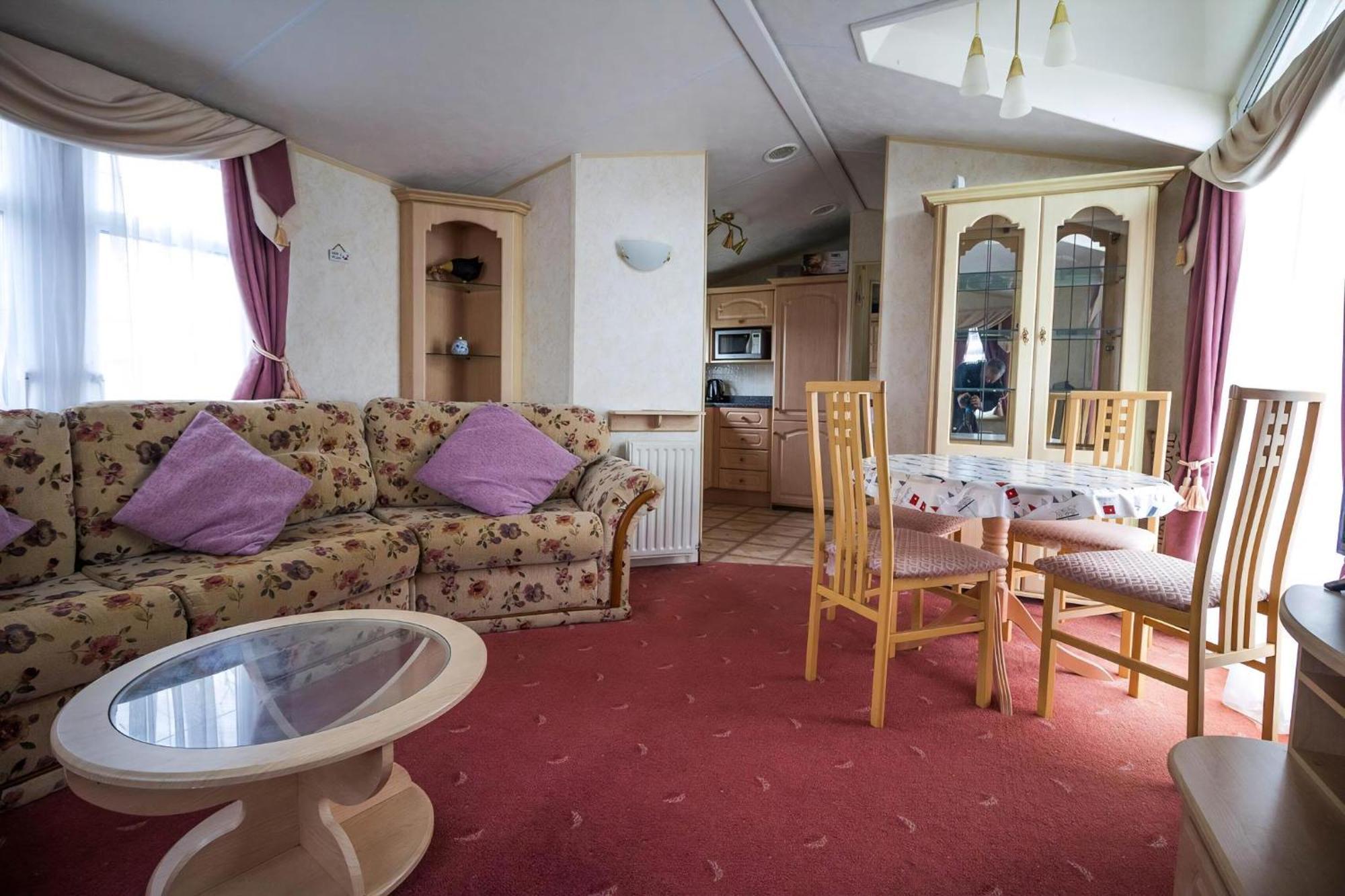 Brilliant Caravan For Hire At Manor Park In Hunstanton Norfolk Ref 23176K Hotel Buitenkant foto