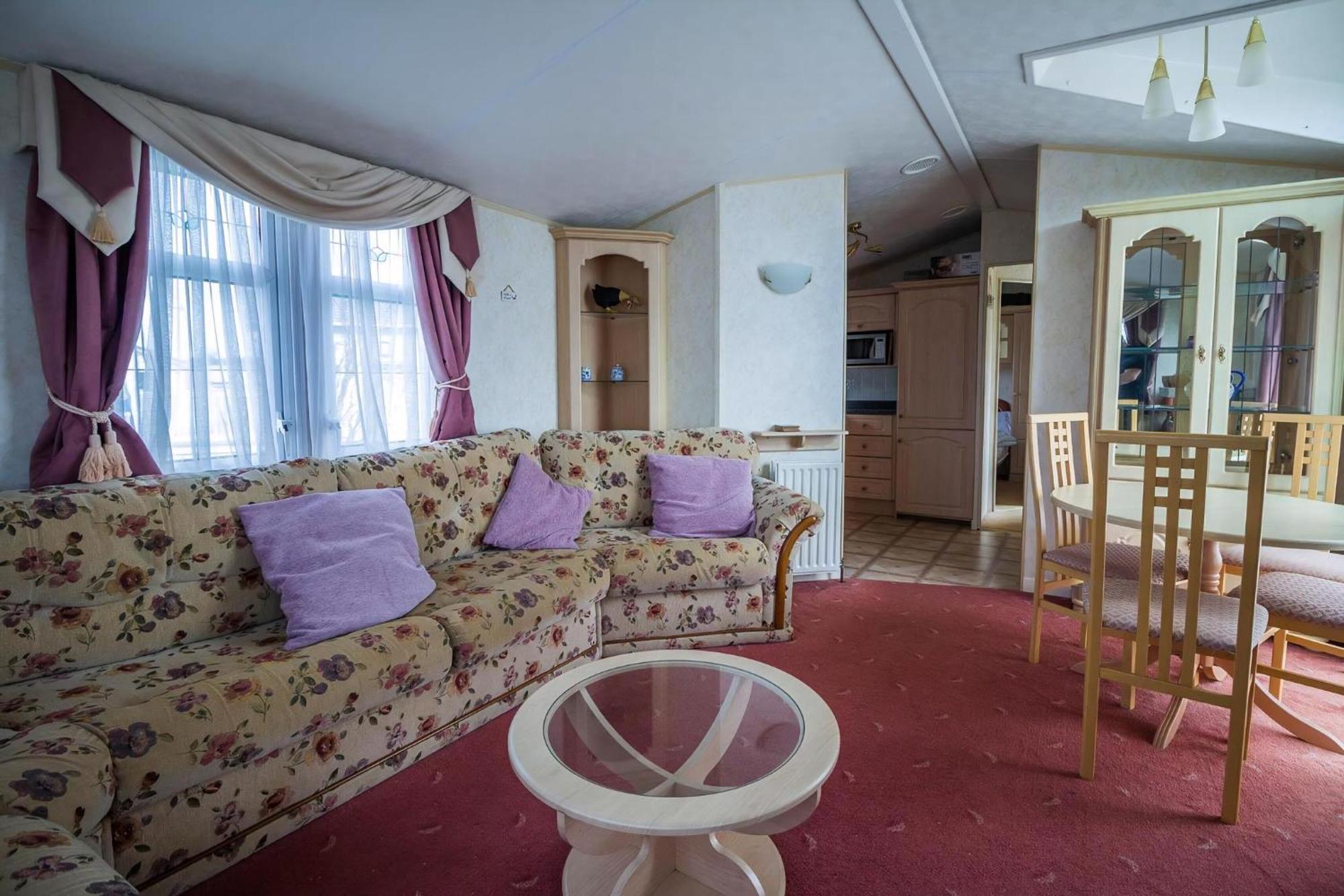 Brilliant Caravan For Hire At Manor Park In Hunstanton Norfolk Ref 23176K Hotel Buitenkant foto