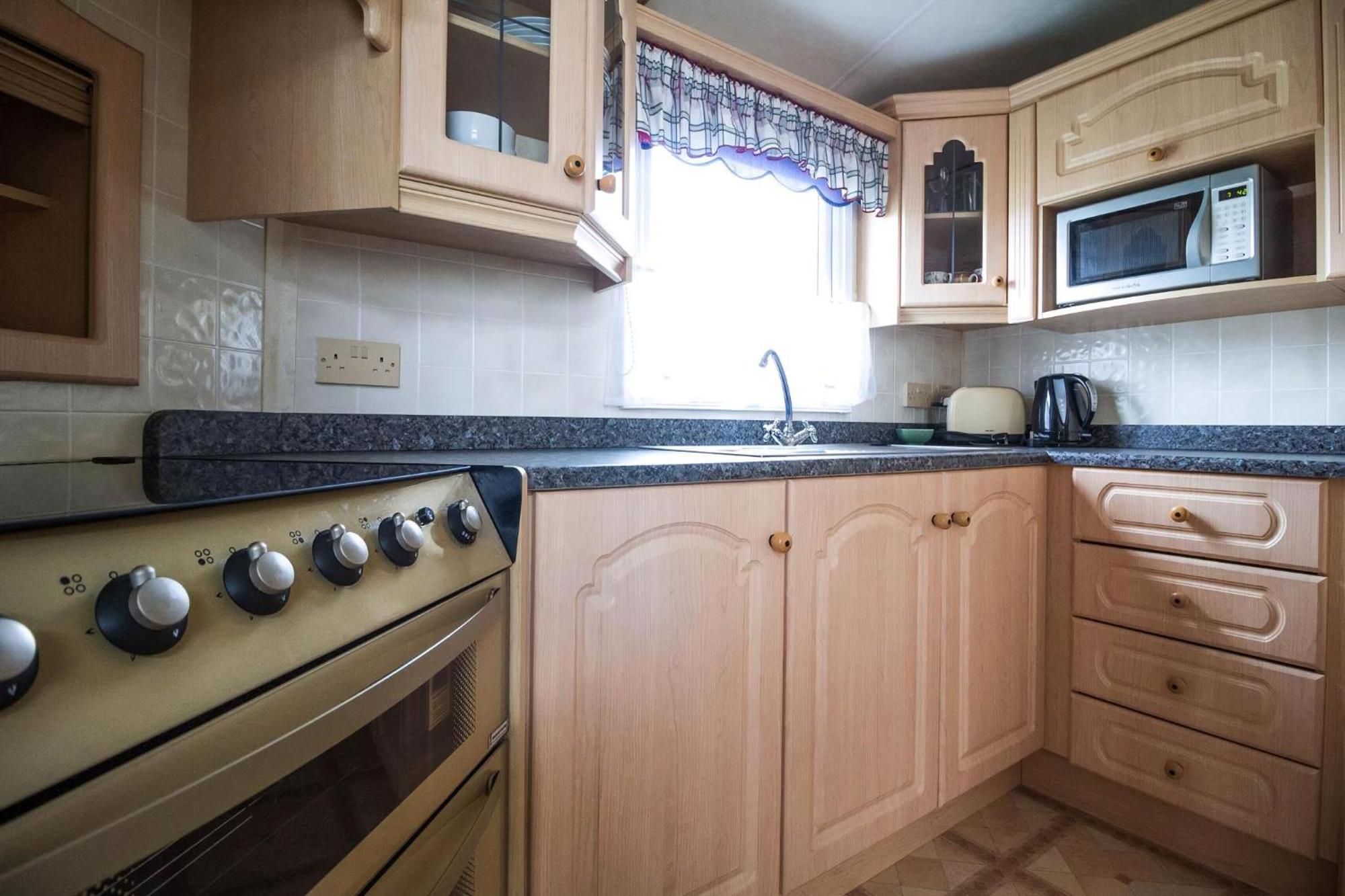 Brilliant Caravan For Hire At Manor Park In Hunstanton Norfolk Ref 23176K Hotel Buitenkant foto