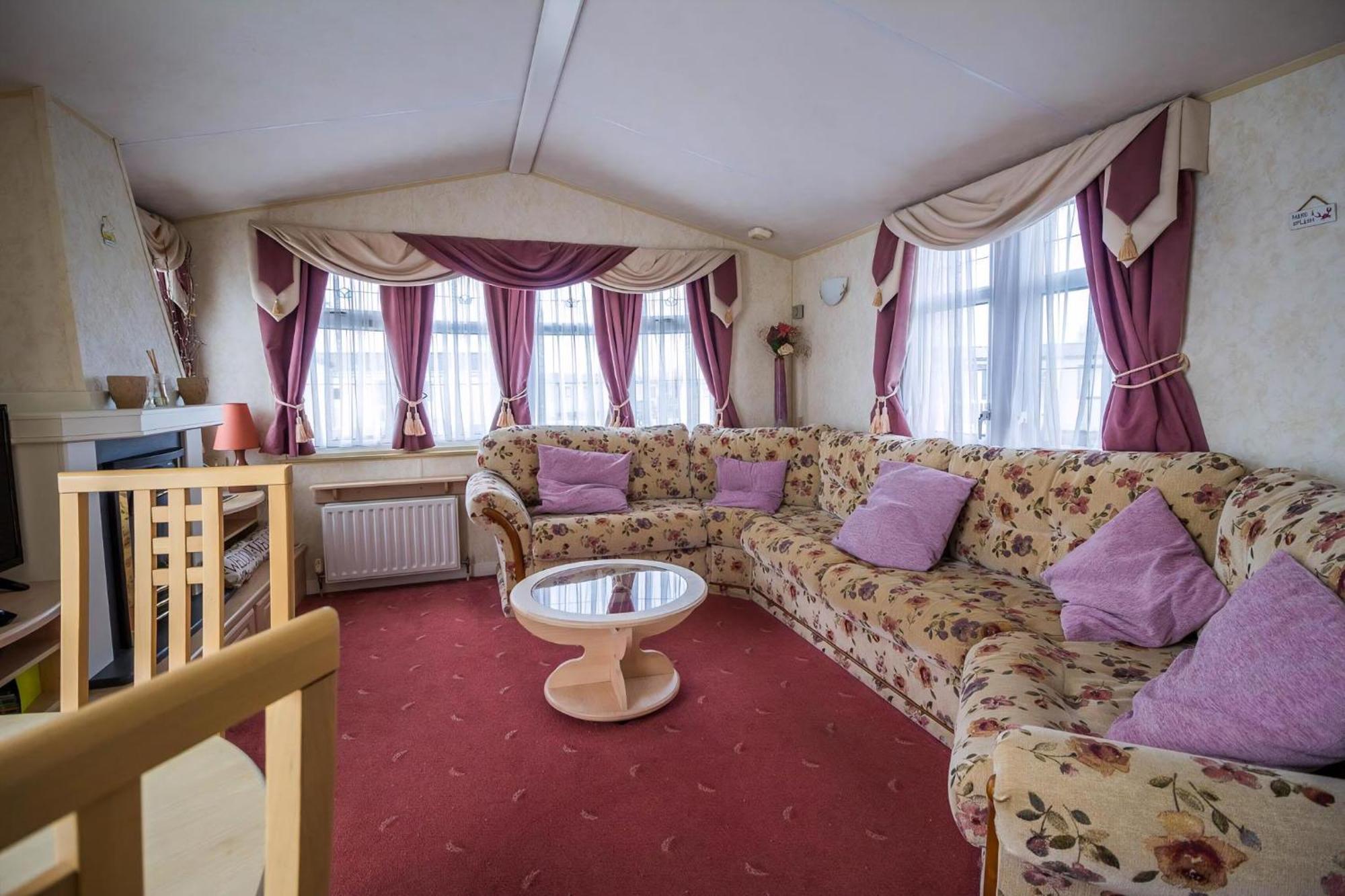 Brilliant Caravan For Hire At Manor Park In Hunstanton Norfolk Ref 23176K Hotel Buitenkant foto